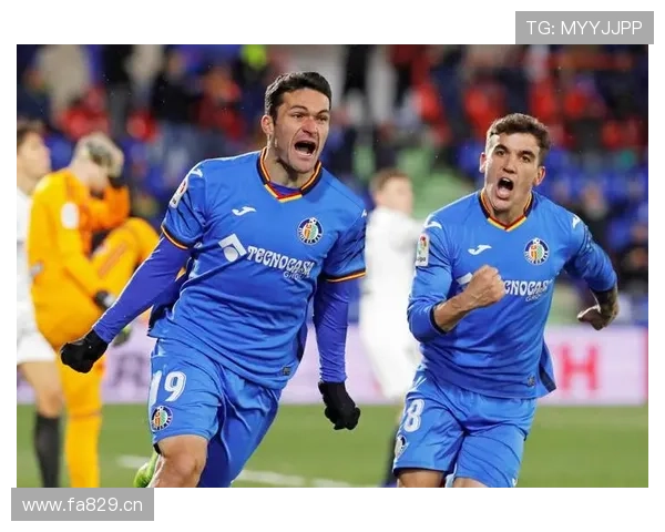 瓦伦西亚传统豪门地位下滑,球队当前竞争力与历史地位形成反差 瓦伦西亚传统豪门地位下滑,球队当前竞争力与历史地位形成反差