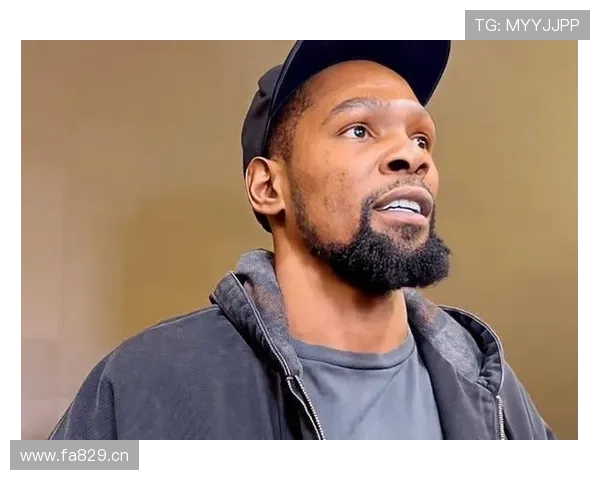 凯文·杜兰特又发早餐照，厨房像艺术馆，我的碗都不好意思拿出来了